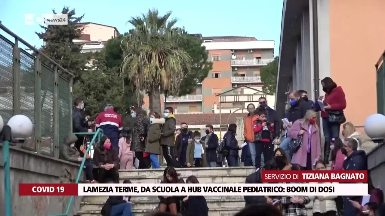 Lamezia Terme, da scuola a hub vaccinale pediatrico: boom di dosi