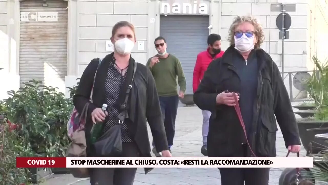 Stop mascherine al chiuso. Costa: «Resti la raccomandazione»