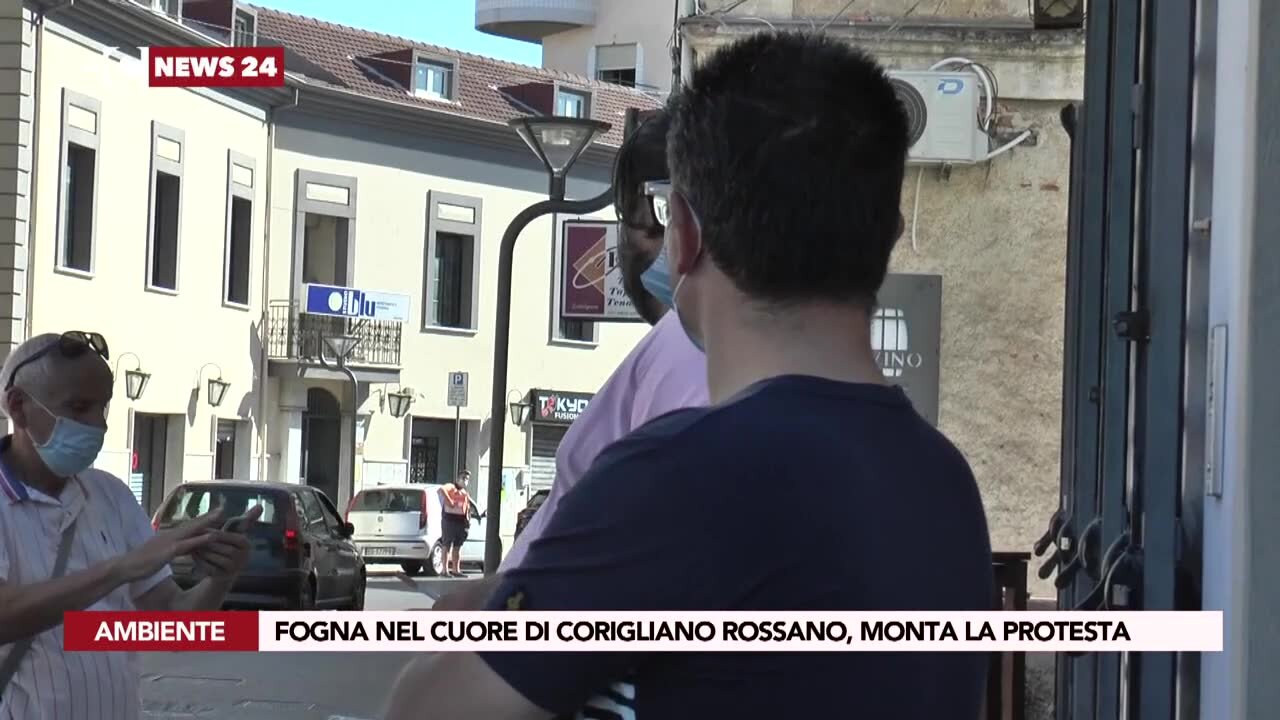 Fogna nel cuore di Corigliano Rossano, monta la protesta