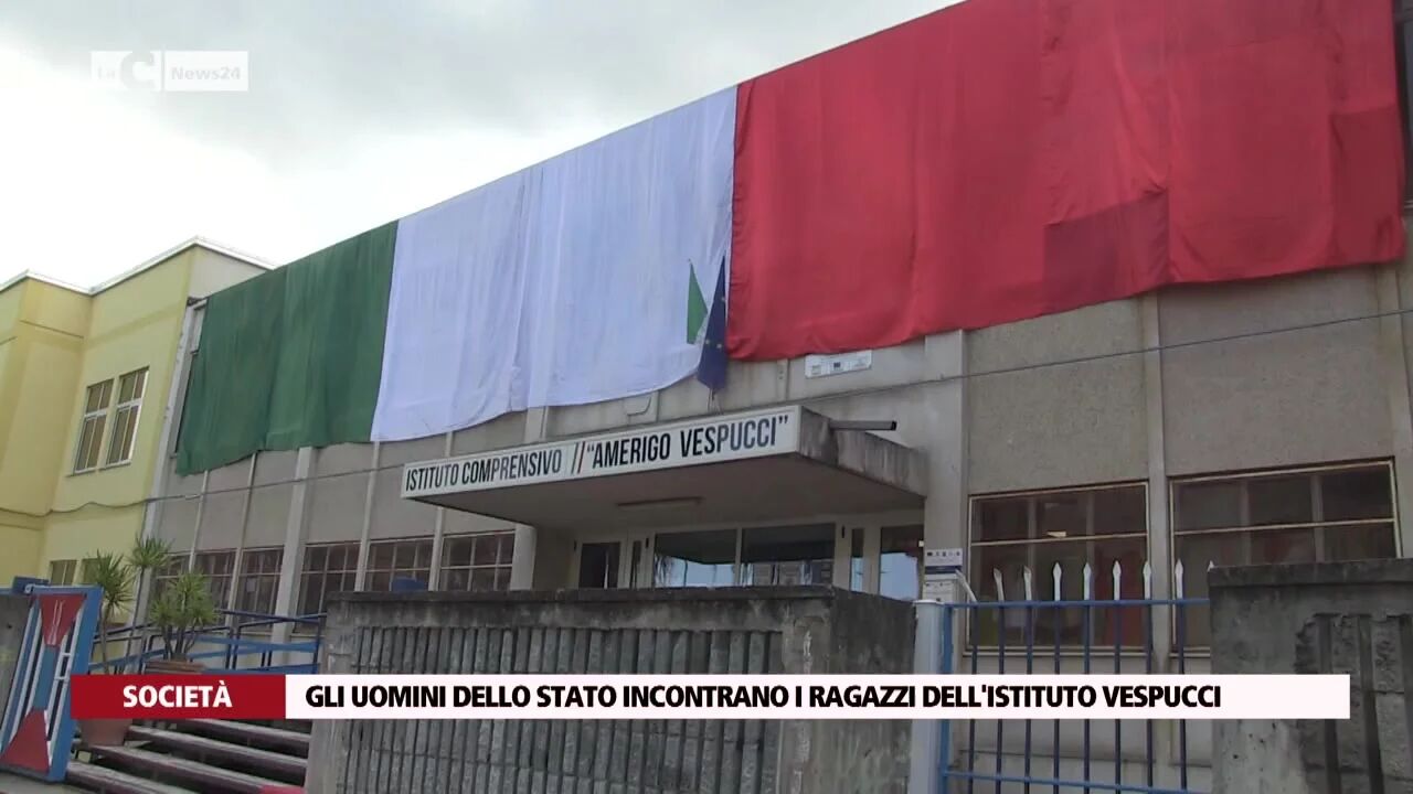 Gli uomini dello Stato incontrano i ragazzi dell'Istituto Vespucci