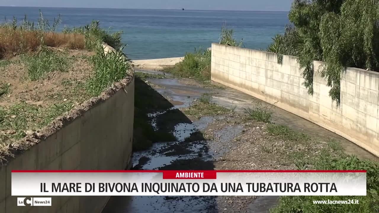 Il mare di Bivona inquinato da una tubatura rotta