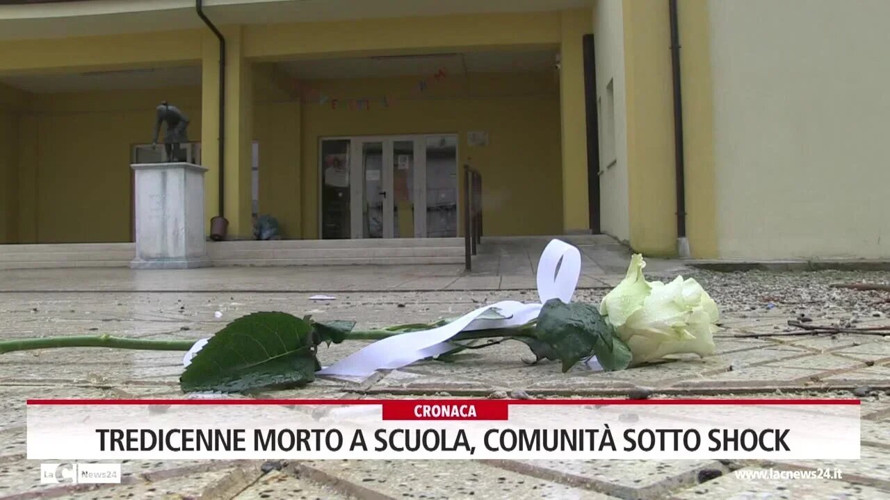 Tredicenne morto a scuola, comunità sotto shock