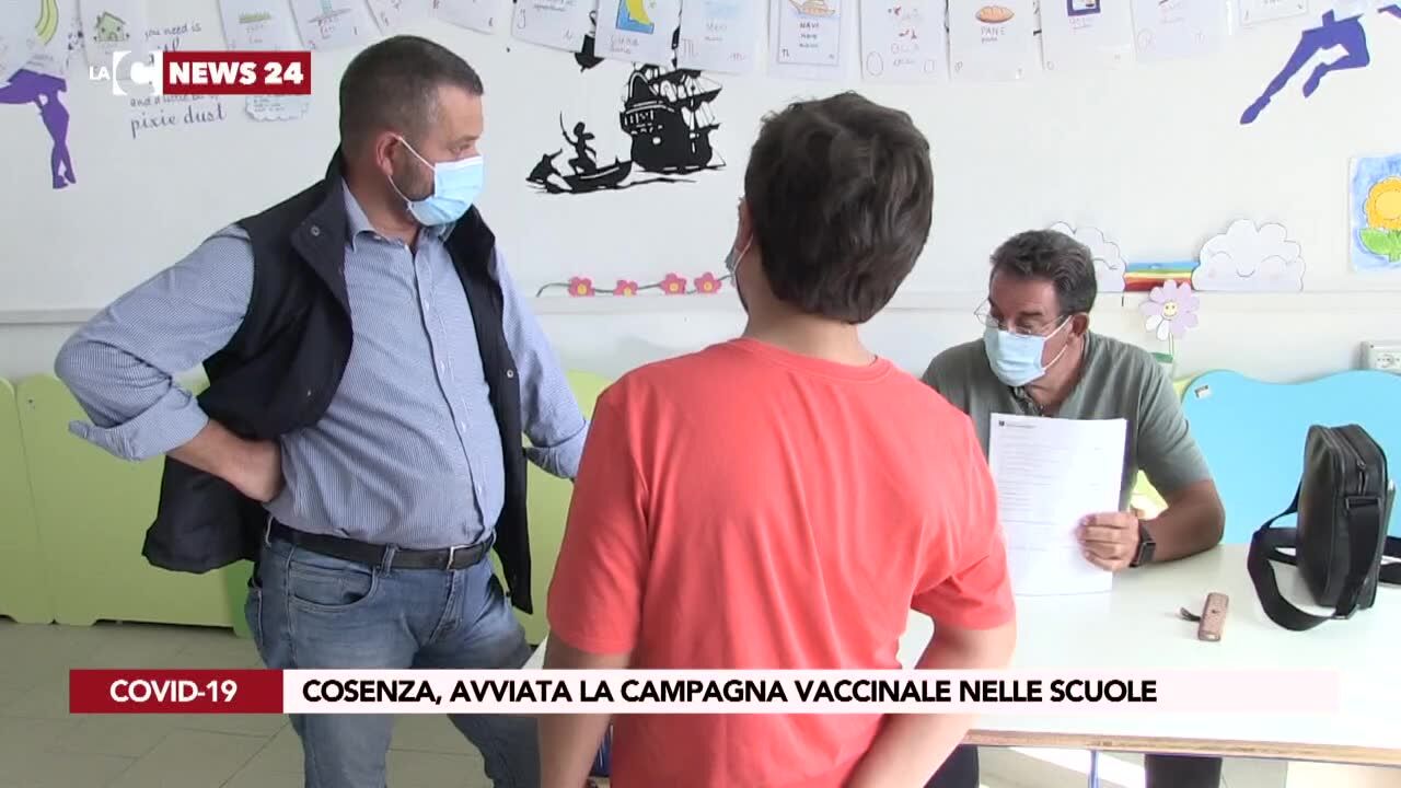 Cosenza, avviata la campagna vaccinale nelle scuole