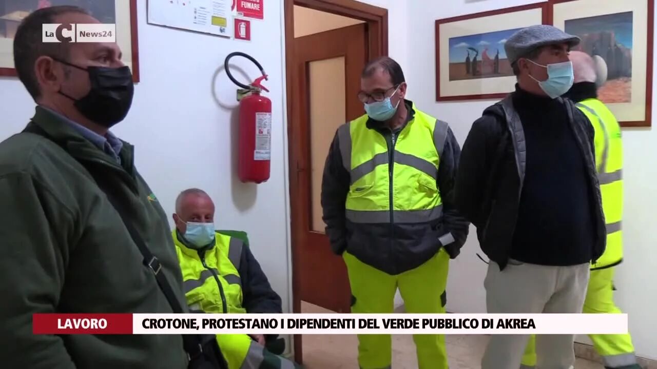 Crotone, protestano i dipendenti del verde pubblico di Akrea