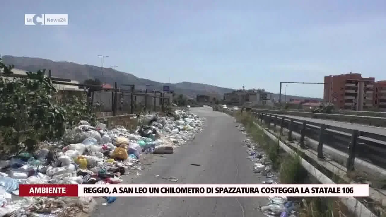 Reggio, a San Leo un chilometro di spazzatura costeggia la statale 106