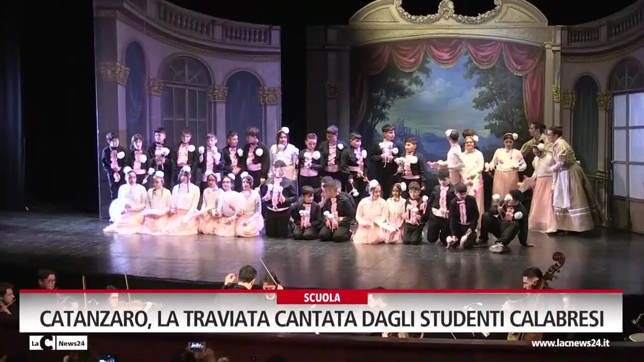 Catanzaro, la traviata cantata dagli studenti calabresi