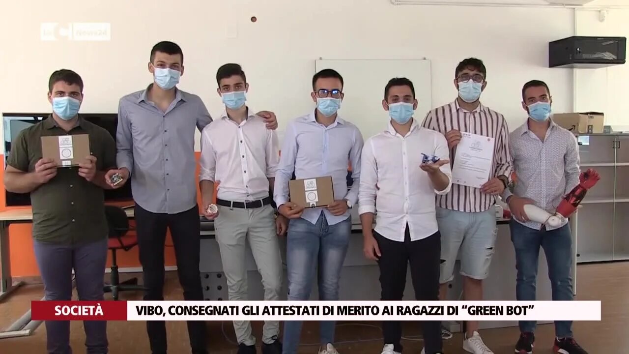 Vibo, consegnati gli attestati di merito ai ragazzi di “Green Bot”