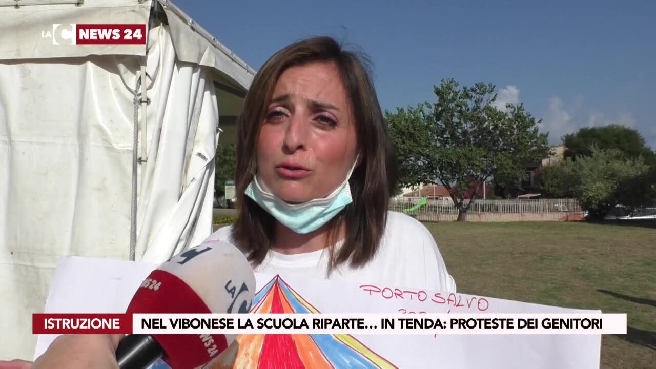 Nel vibonese la scuola riparte… in tenda: proteste dei genitori