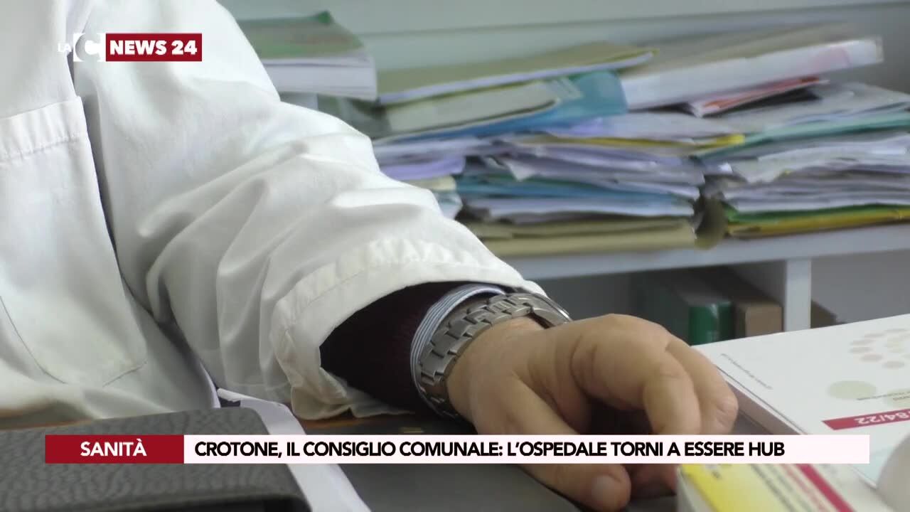 Crotone, il consiglio comunale: l’ospedale torni a essere Hub