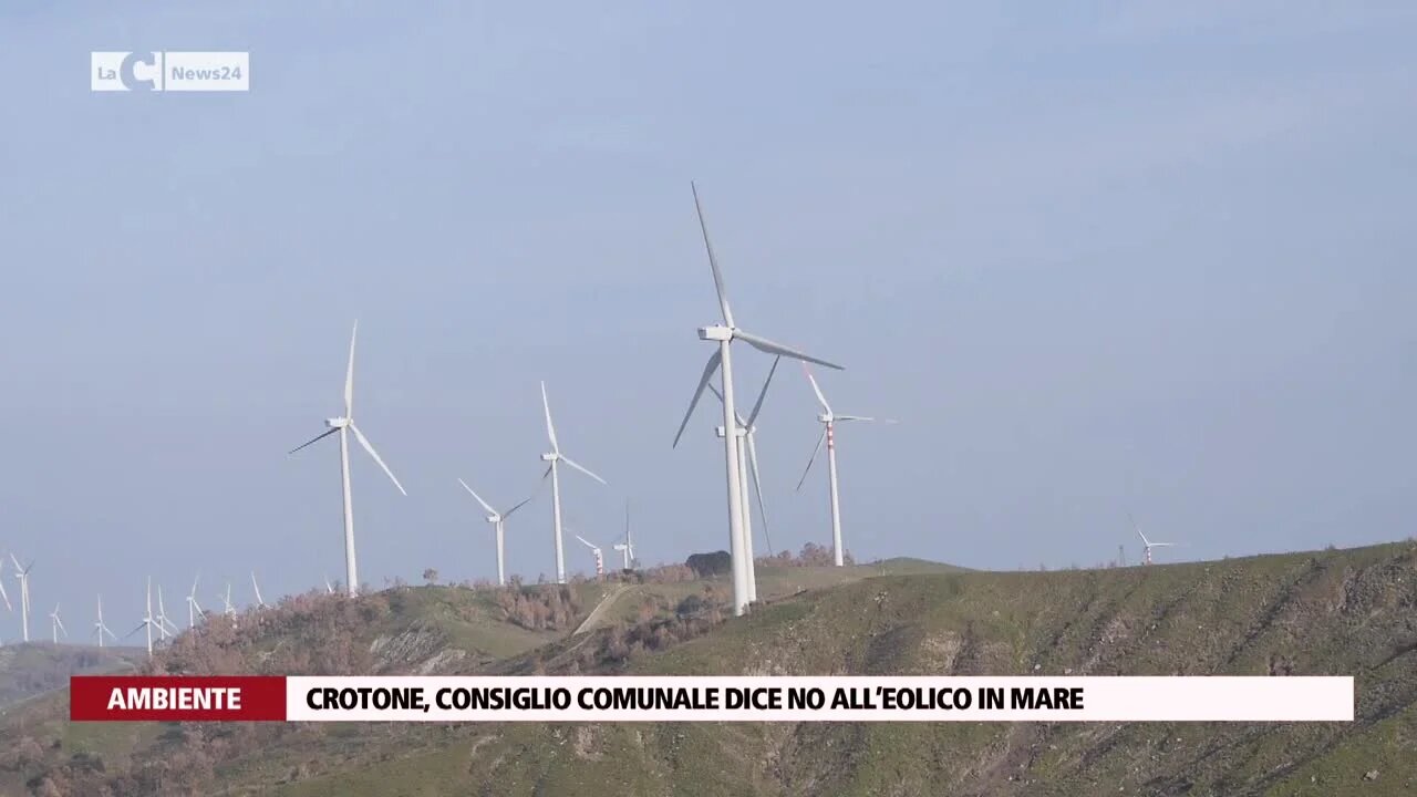 Crotone, Consiglio comunale dice no all’eolico in mare