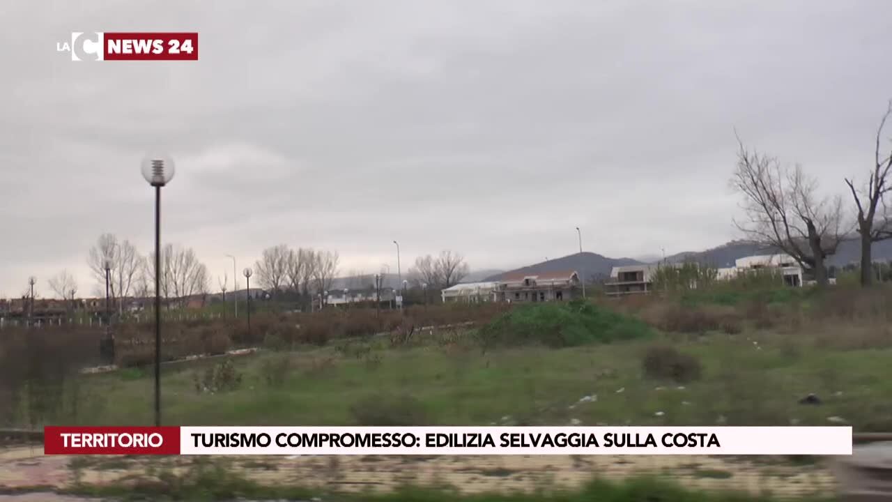 Turismo compromesso: edilizia selvaggia sulla costa