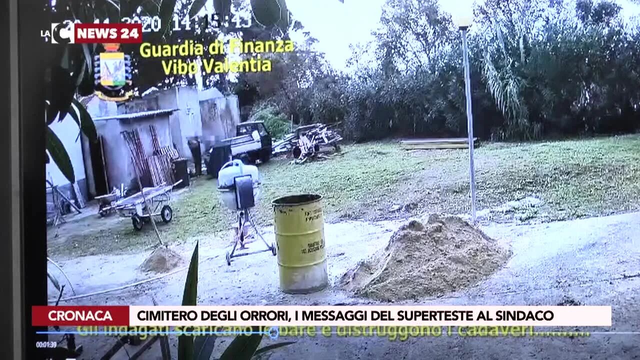 Cimitero degli orrori, i messaggi del superteste al sindaco