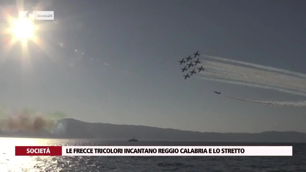 Le Frecce Tricolori incantano Reggio Calabria e lo Stretto