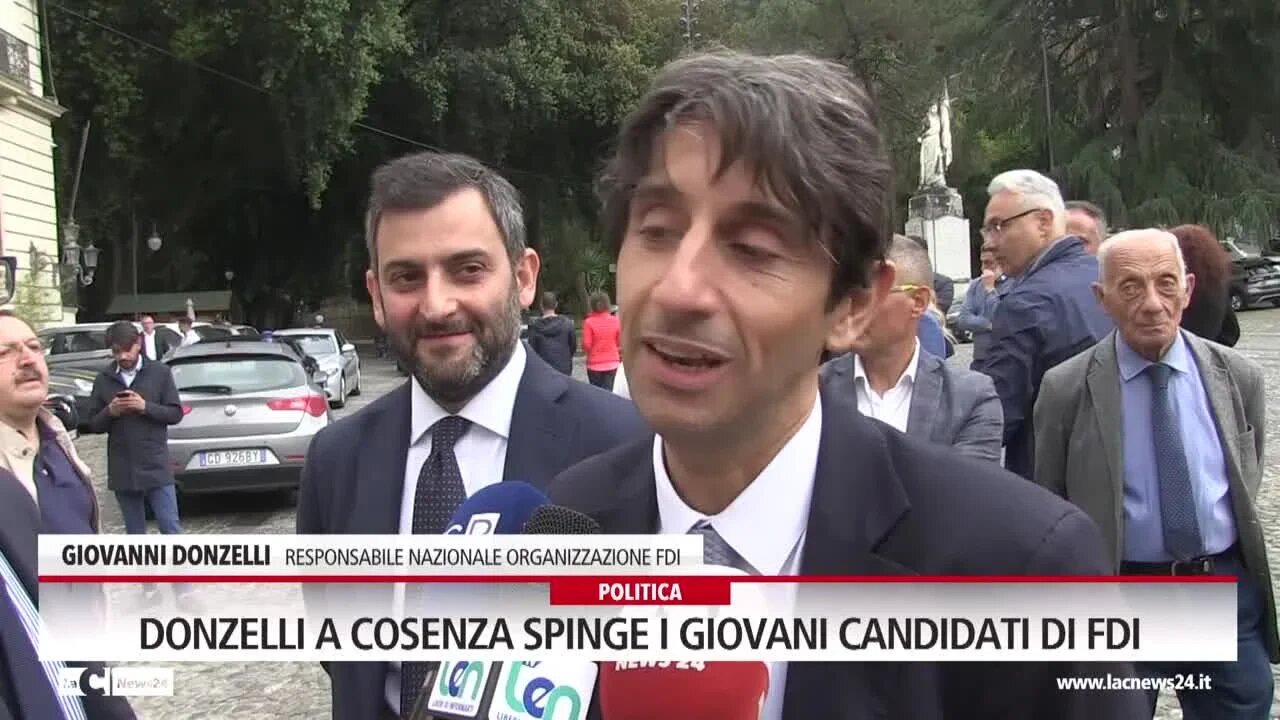 Donzelli a Cosenza spinge i giovani candidati di Fdi