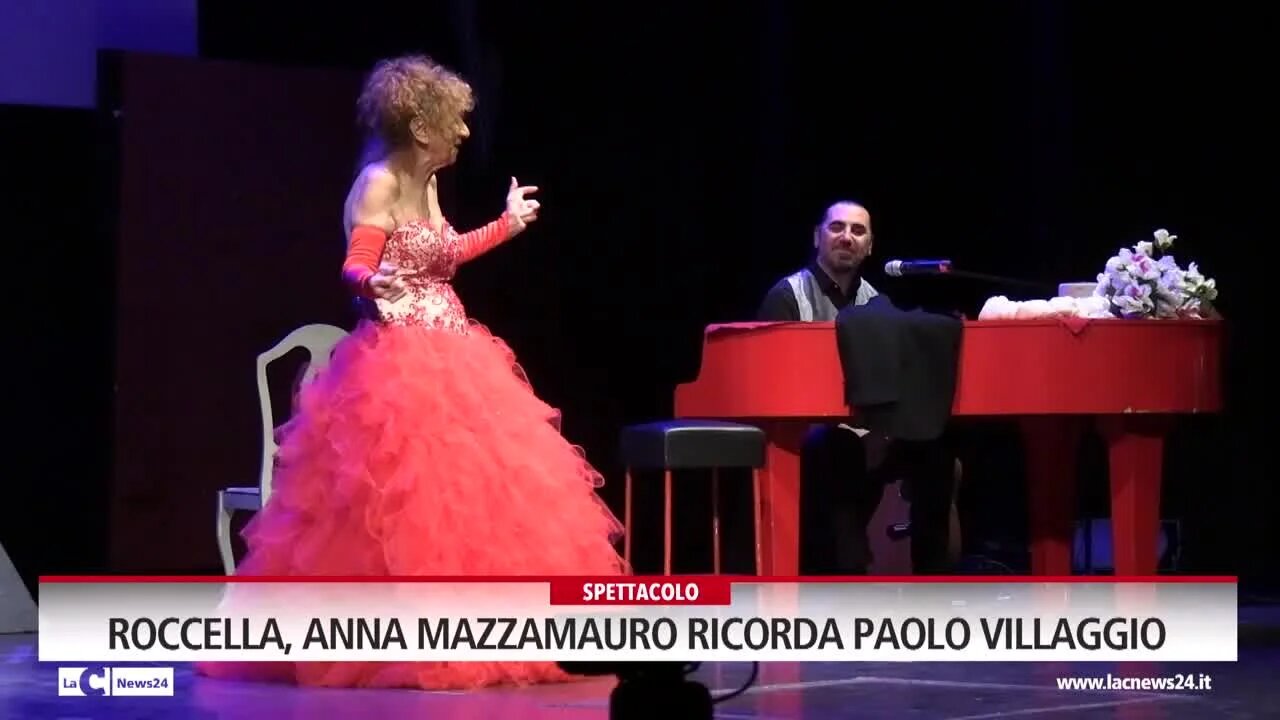Roccella, l’omaggio di Anna Mazzamauro a Paolo Villaggio fa rivivere il mito di Fantozzi