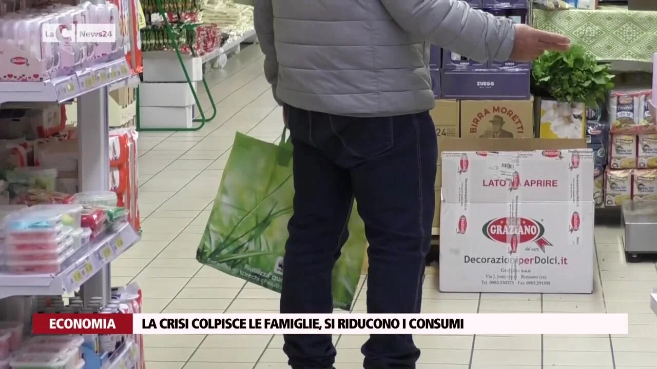 La crisi colpisce le famiglie, si riducono i consumi