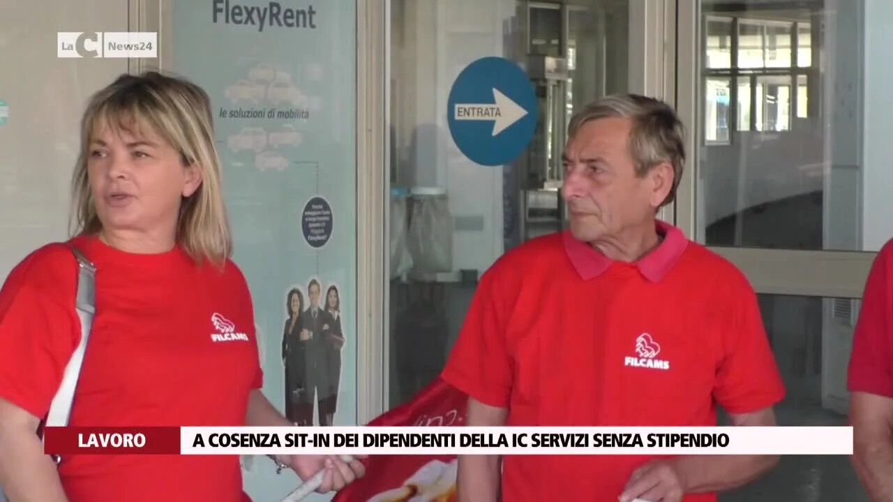 A Cosenza sit-in dei dipendenti della IC Servizi senza stipendio