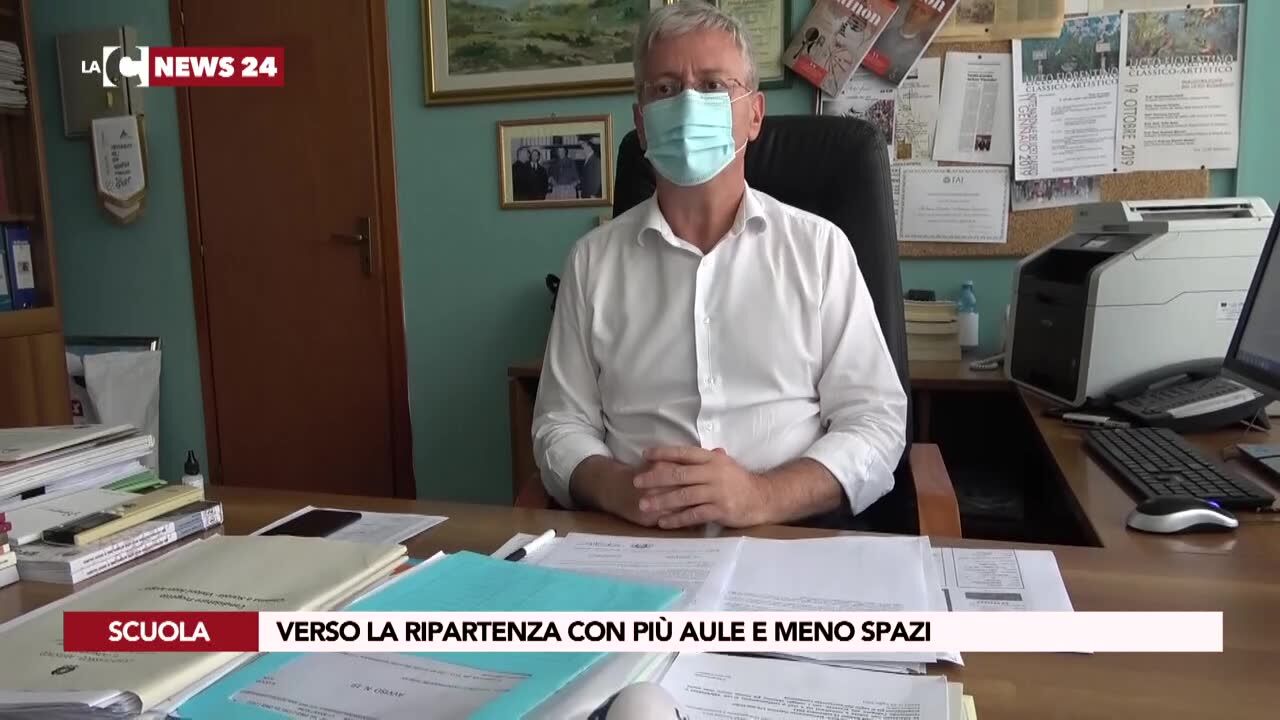 Lamezia, il liceo Fiorentino riorganizza gli spazi: «Anche i laboratori trasformati in classi»