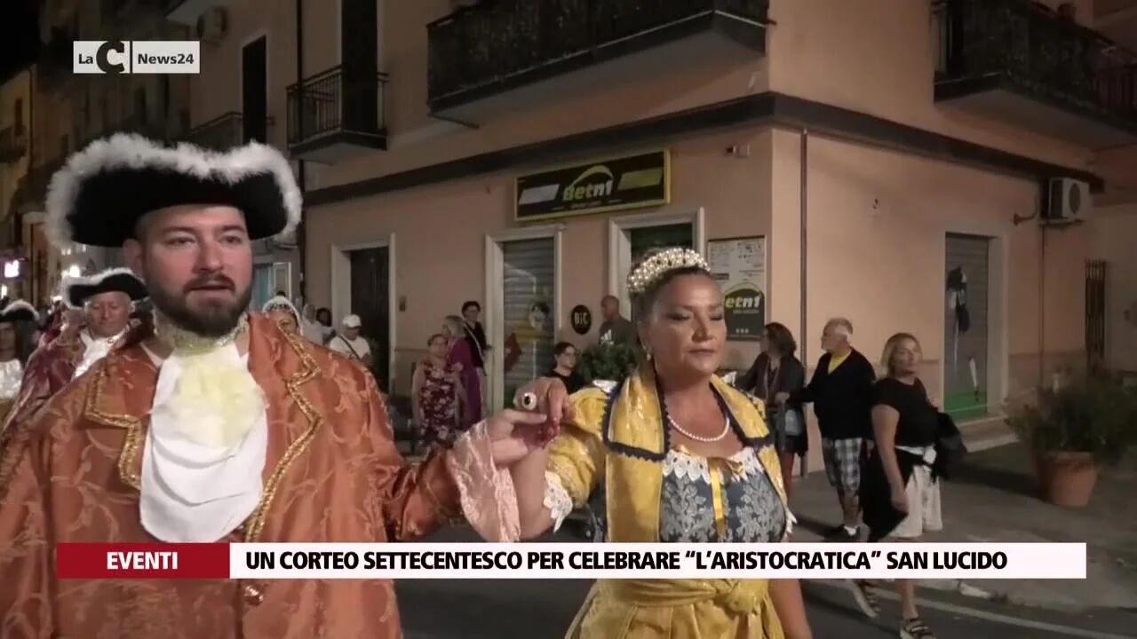 Un corteo settecentesco per celebrare "l’aristocratica" San Lucido