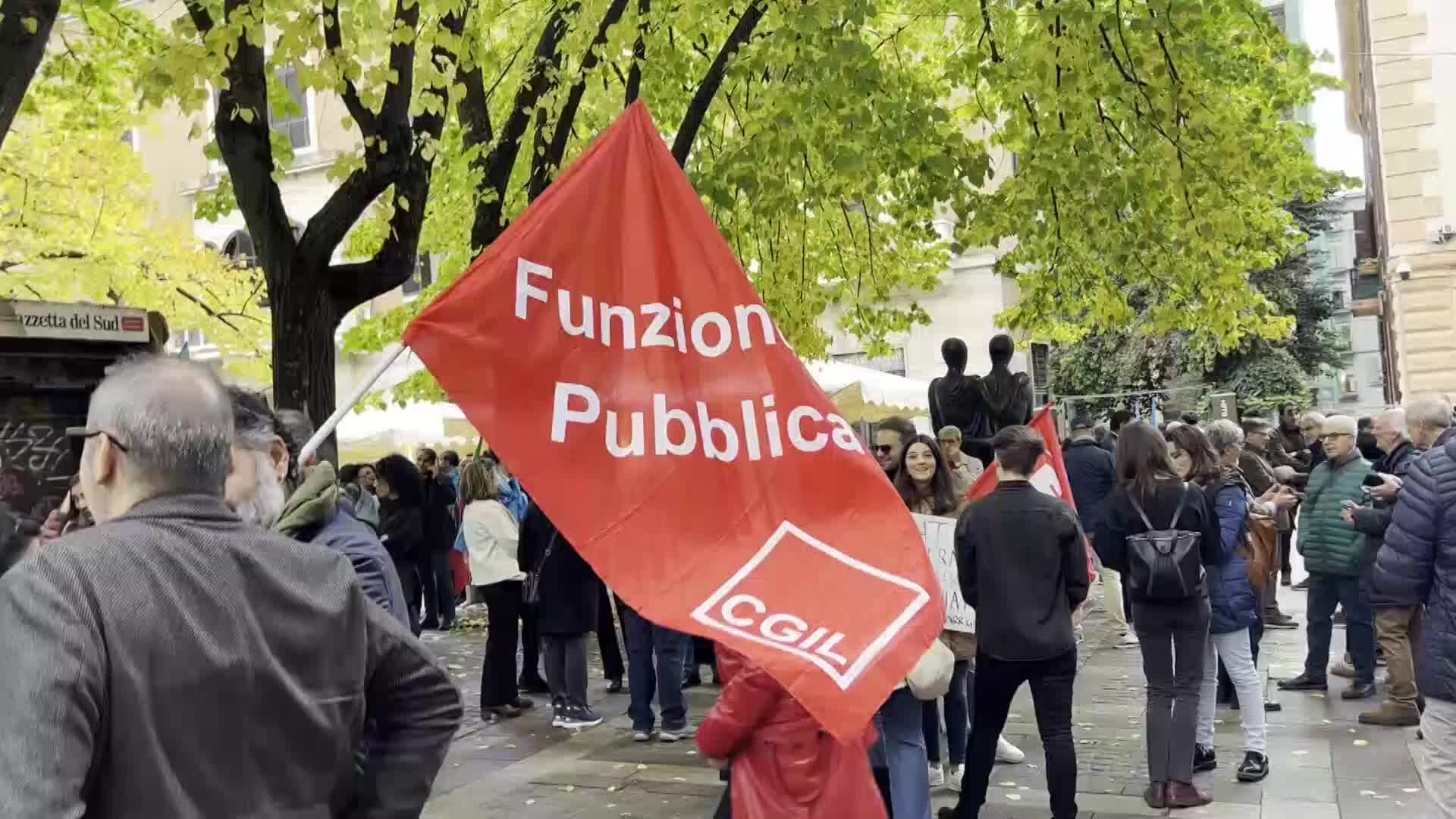 Cosenza, Cgil e Uil fianco a fianco: «Legge di Bilancio lacrime e sangue» | VIDEO
