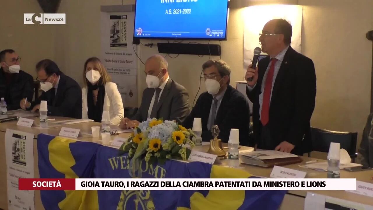 Gioia Tauro, i ragazzi della ciambra patentati da Ministero e Lions