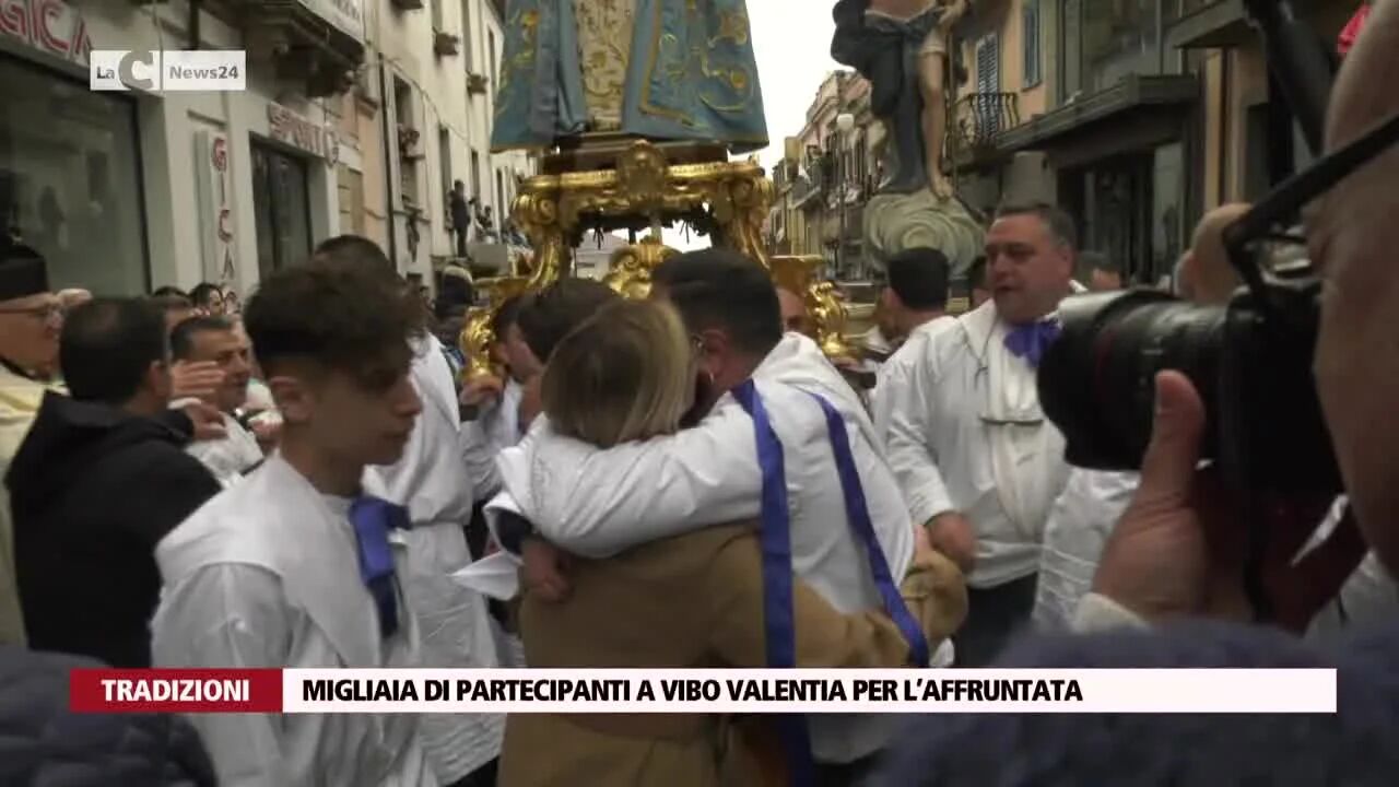 Migliaia di partecipanti a Vibo Valentia per l’Affruntata