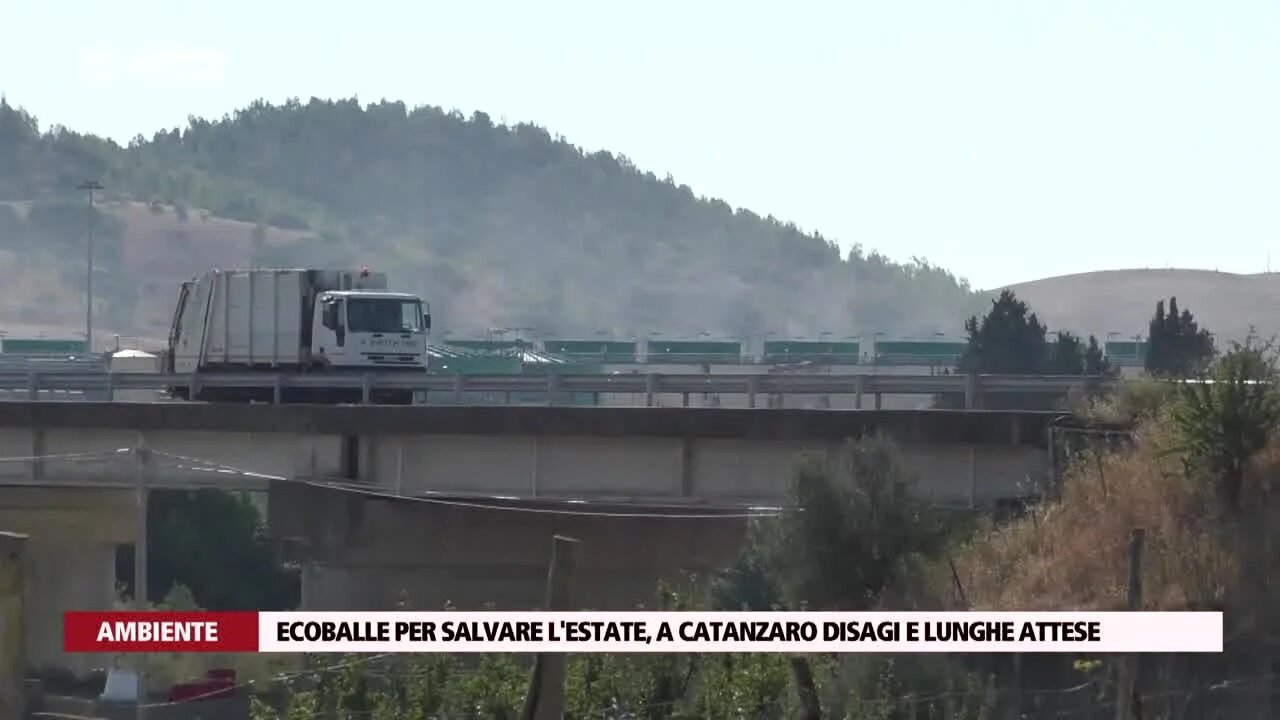 Ecoballe per salvare l'estate, a Catanzaro disagi e lunghe attese