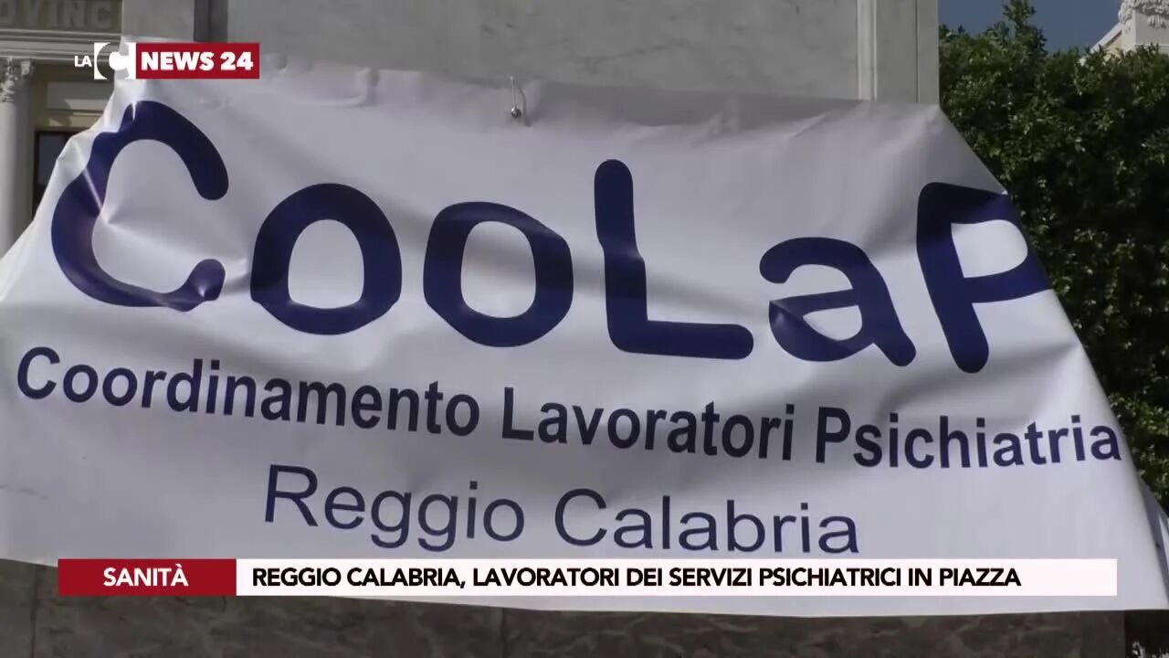 Reggio Calabria, lavoratori dei servizi psichiatrici in piazza
