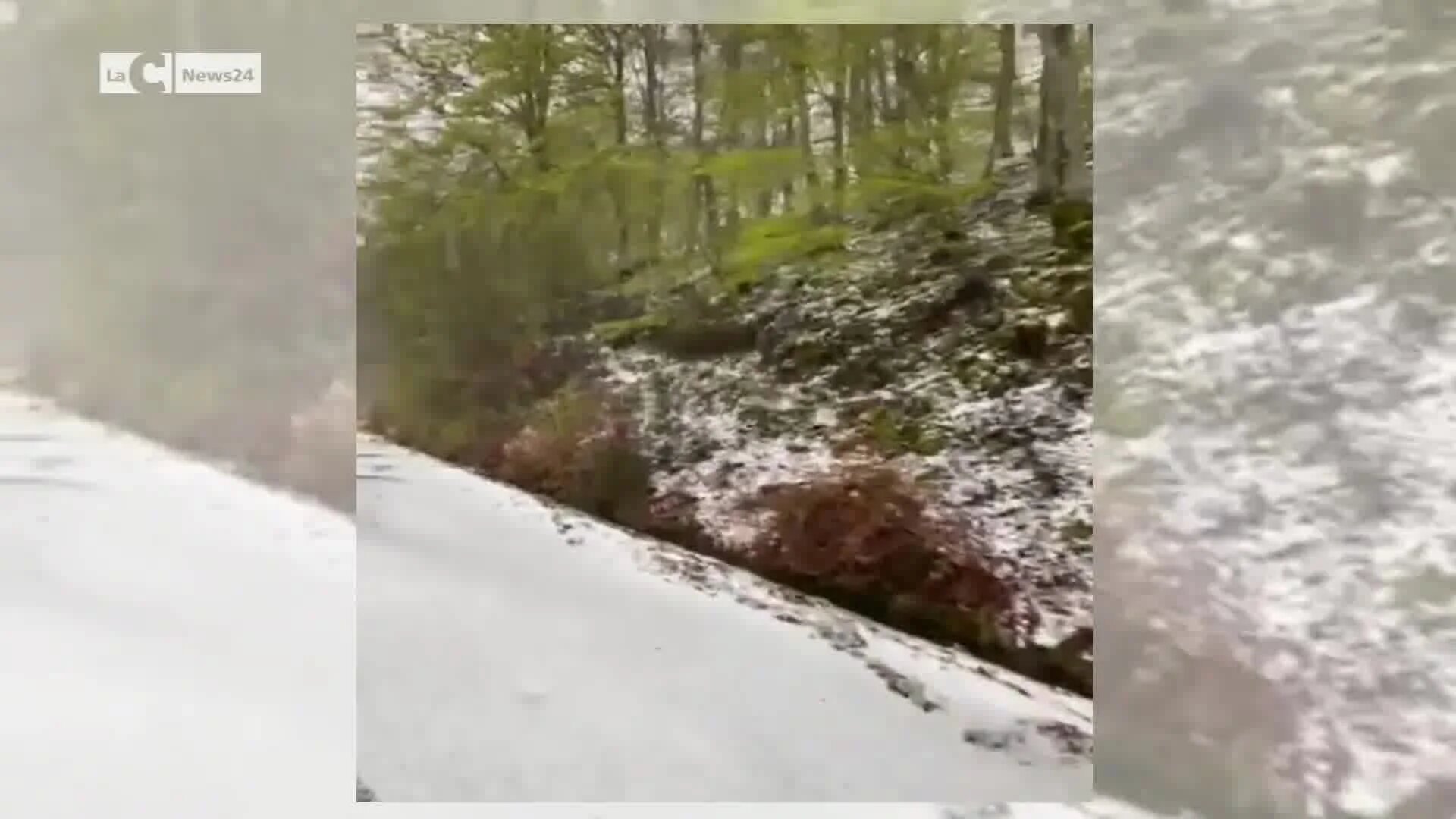 La Pasquetta in Calabria tra neve, grandine e violenti temporali: foto e video