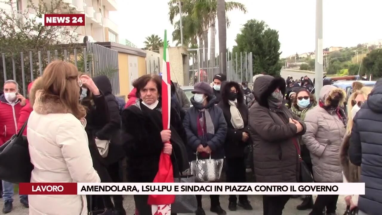 Amendolara, Lsu-Lpu e sindaci in piazza contro il governo