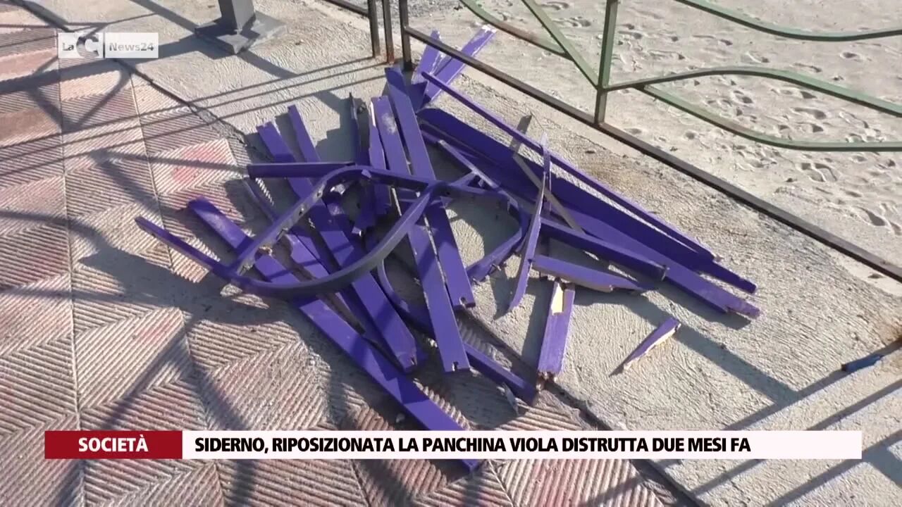 Siderno, riposizionata la panchina viola distrutta due mesi fa