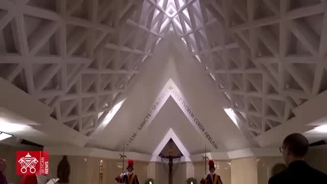 Il cardinale Giovanni Battista Re celebrerà i funerali di Papa Francesco in Piazza San Pietro