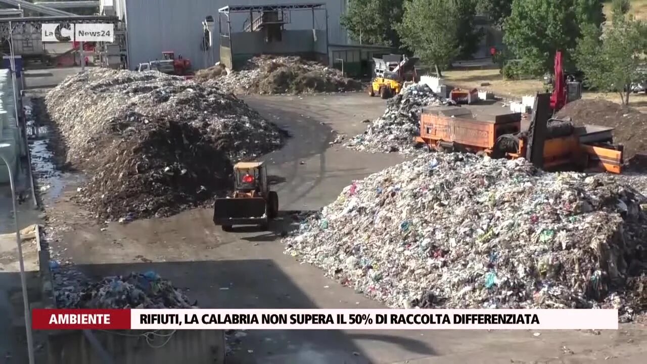 Rifiuti, la Calabria non supera il 50% di raccolta differenziata