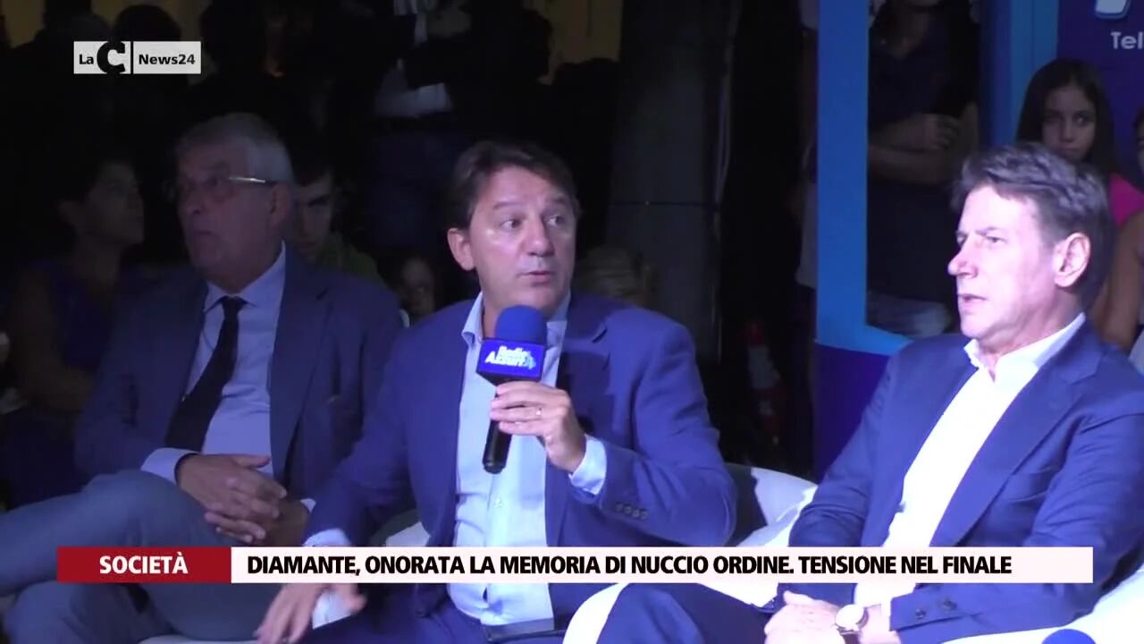 Diamante, onorata la memoria di Nuccio Ordine. Tensione nel finale