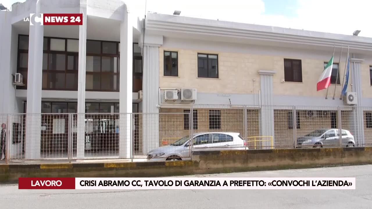 Crisi Abramo call center, tavolo di garanzia a Prefetto: «Convochi l’azienda»