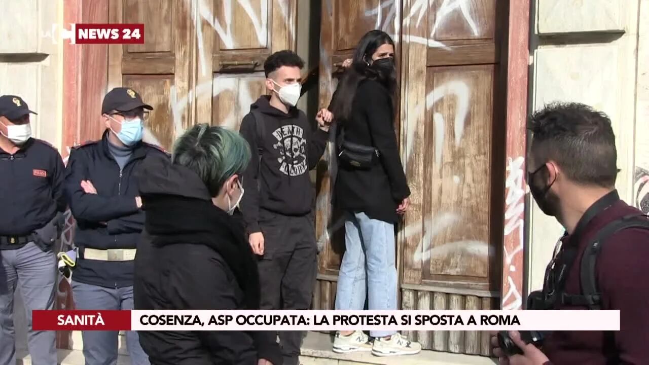 Cosenza, Asp occupata: la protesta si sposta a Roma
