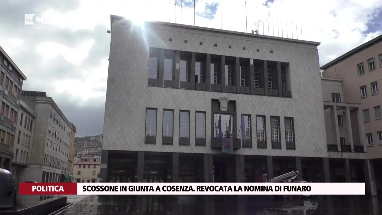 Scossone in giunta a Cosenza. Revocata la nomina di Funaro