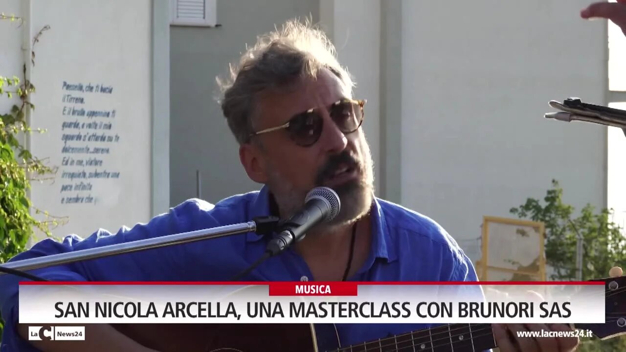 San Nicola Arcella, una masterclass con Brunori Sas