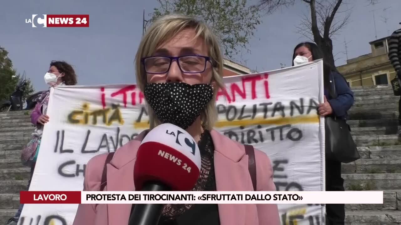 Protesta dei tirocinanti: «Sfruttati dallo Stato»