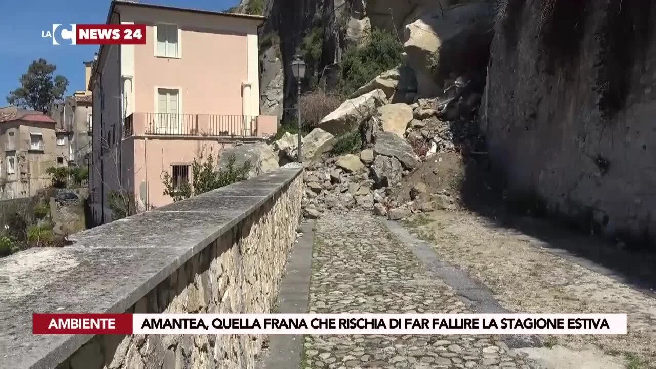 Amantea, quella frana che rischia di far fallire la stagione estiva