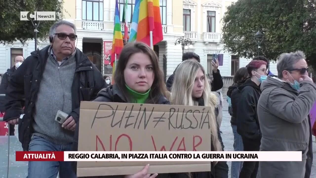 Reggio Calabria, in piazza Italia contro la guerra in Ucraina