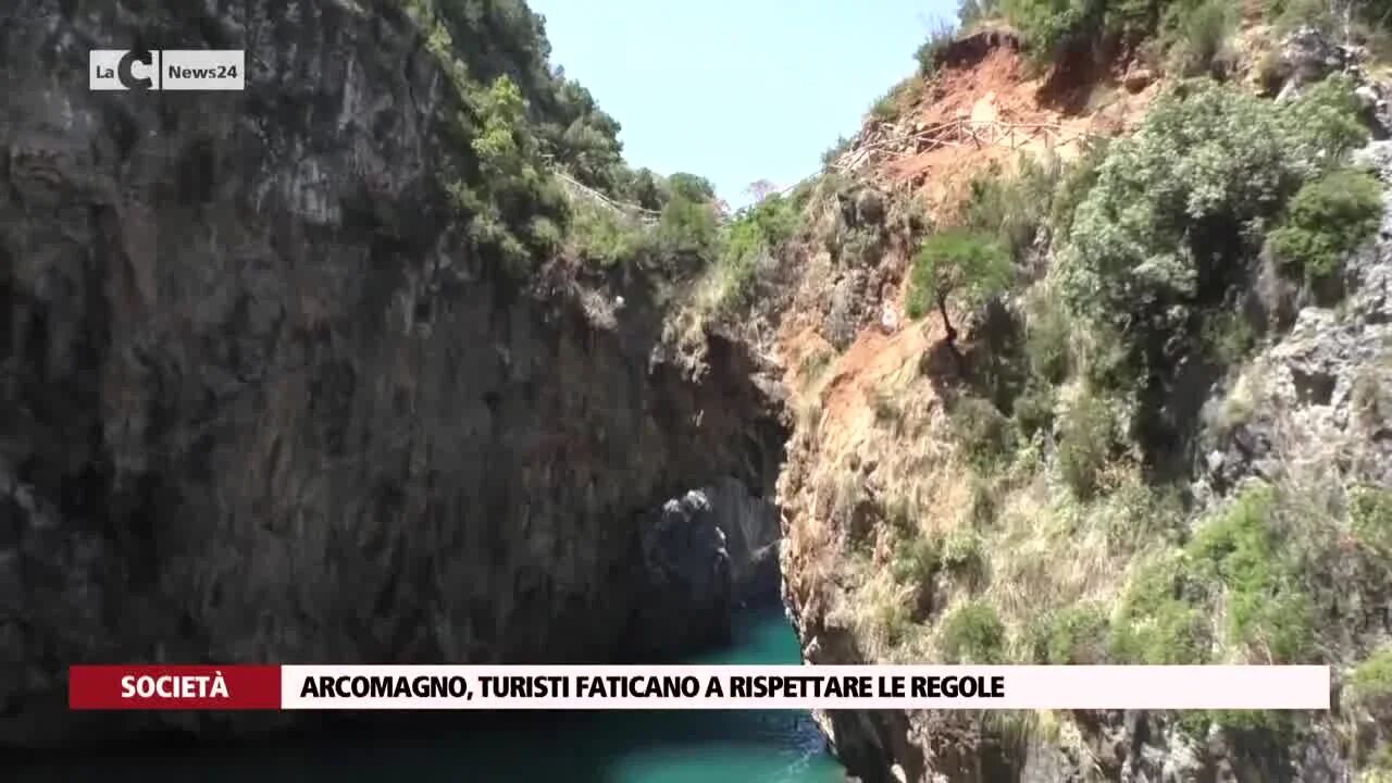 Arcomagno, turisti faticano a rispettare le regole