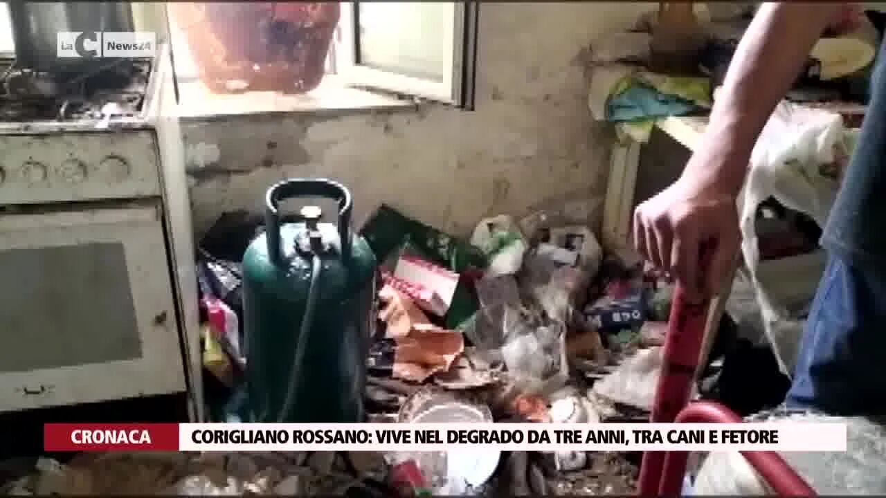 Corigliano Rossano: vive nel degrado da tre anni, tra cani e fetore