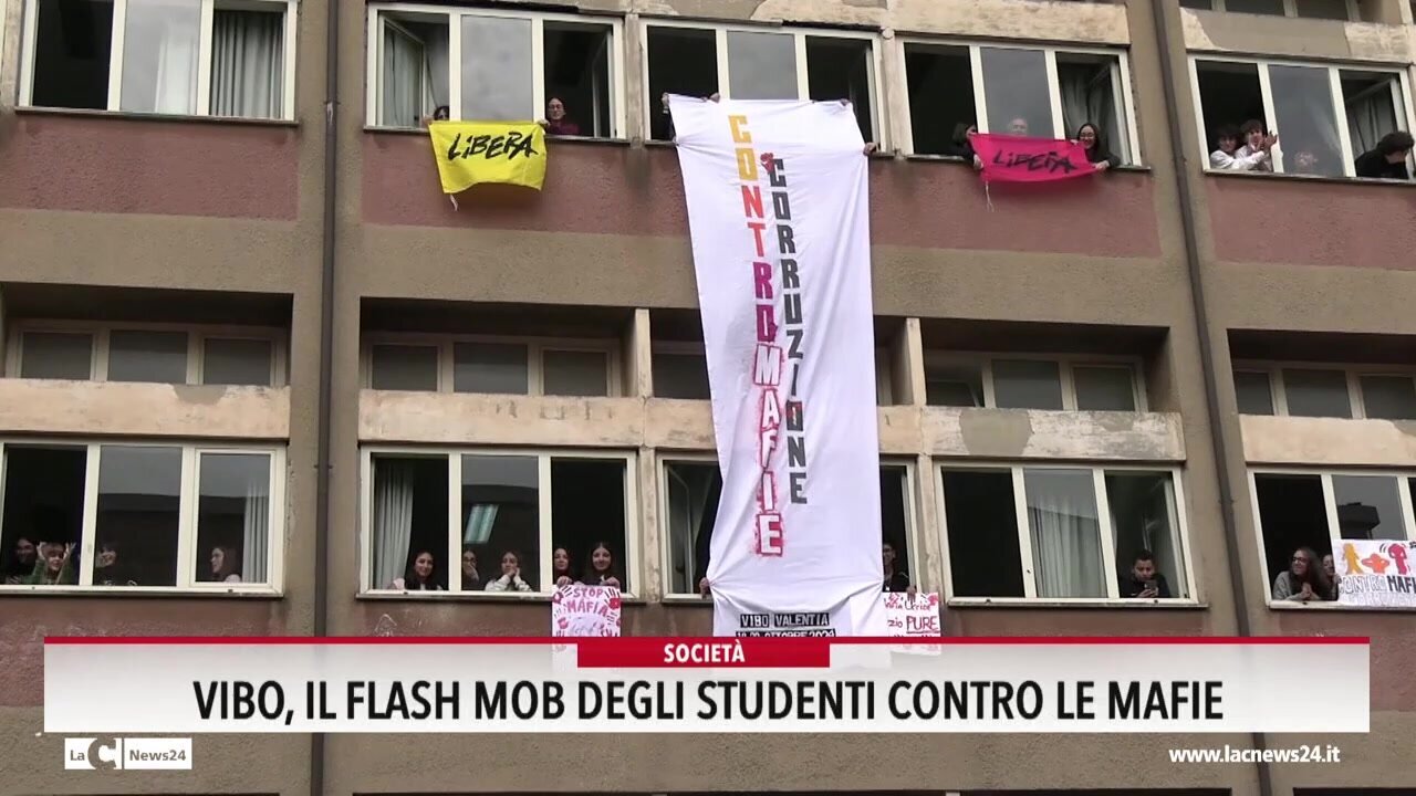 Vibo, il flash mob degli studenti contro le mafie