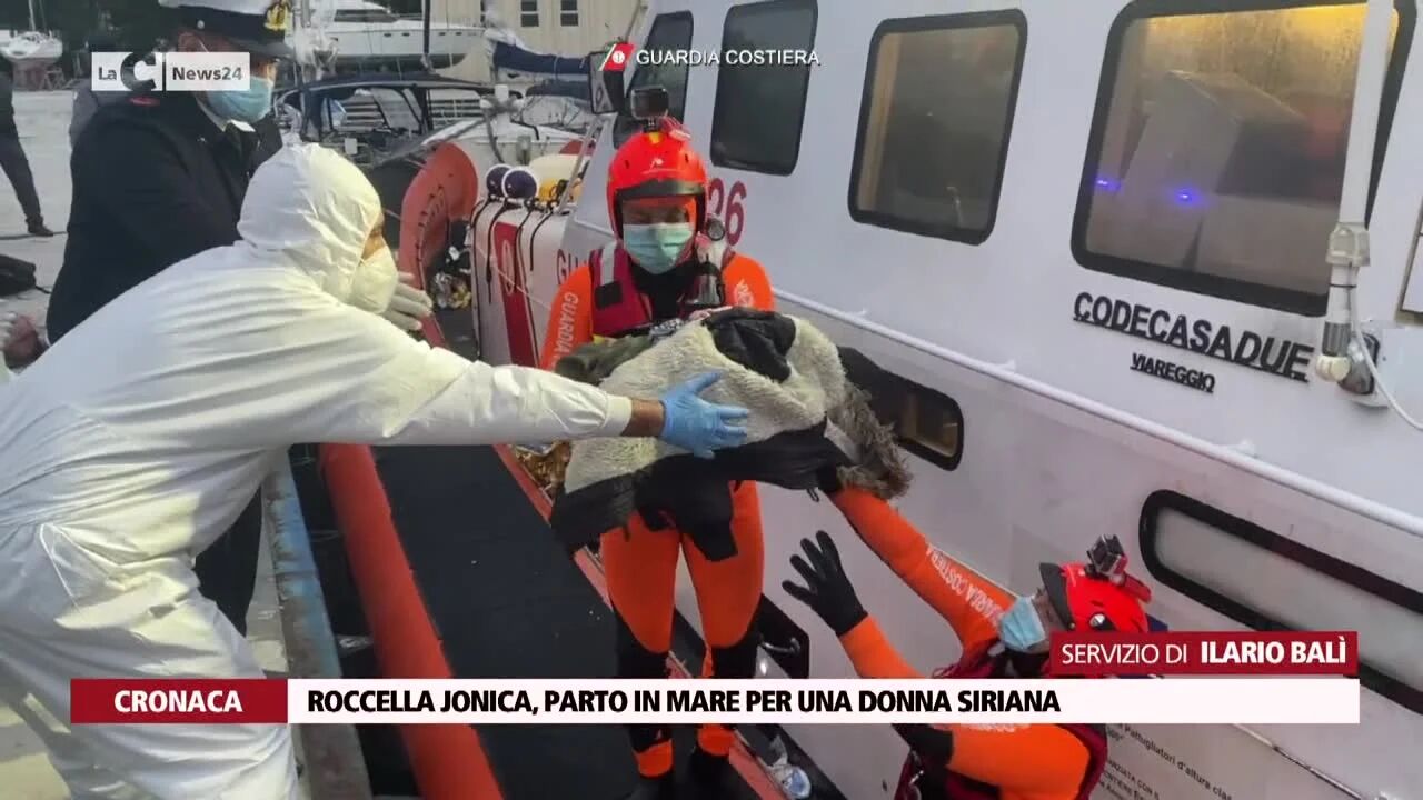 Roccella Jonica, parto in mare per una donna siriana