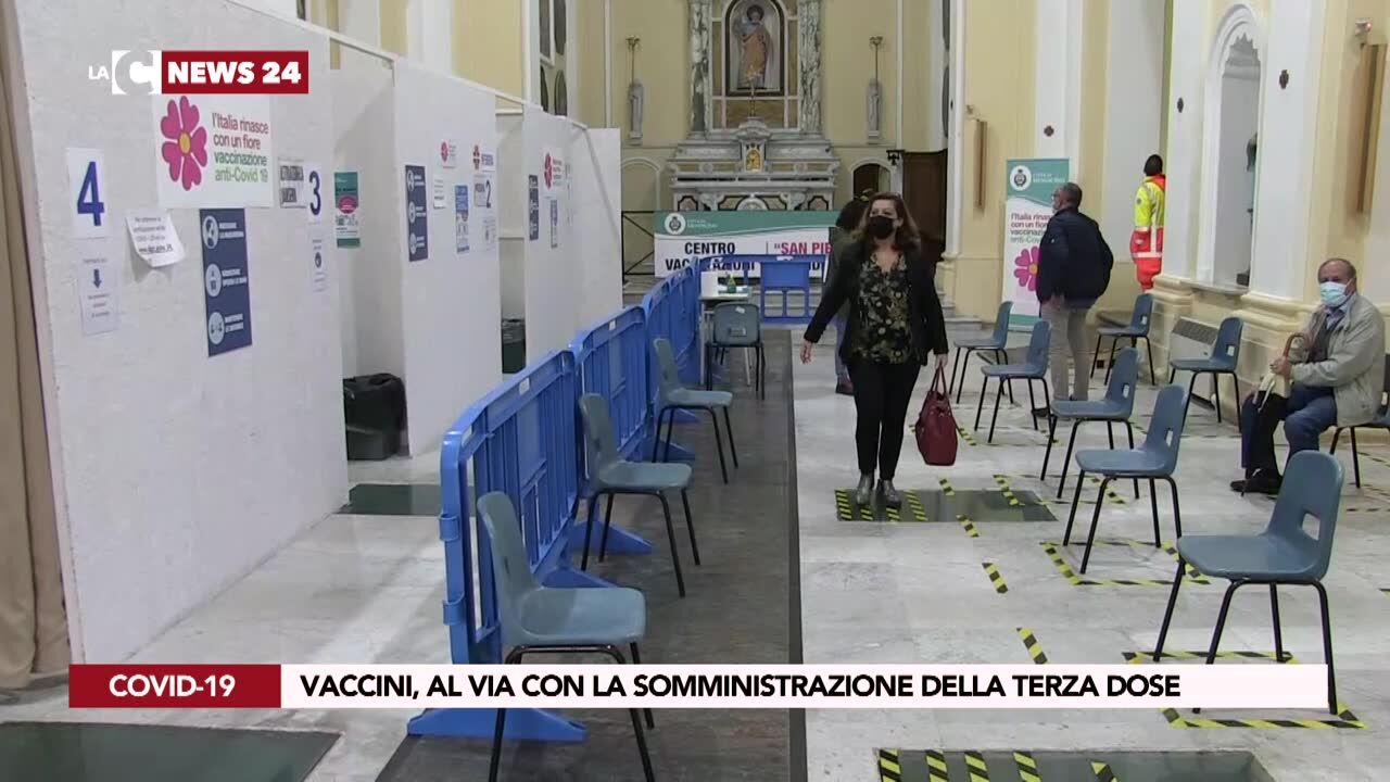 Vaccini, al via con la somministrazione della terza dose