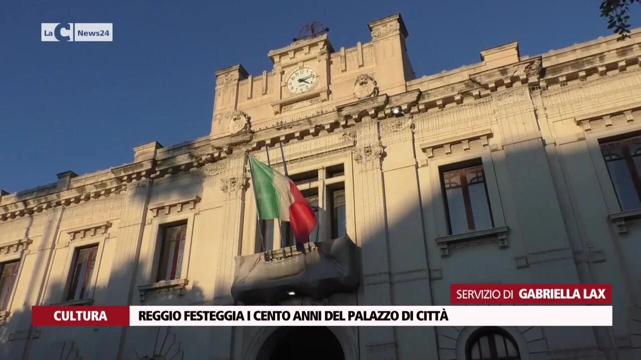 Reggio festeggia i cento anni del palazzo di città