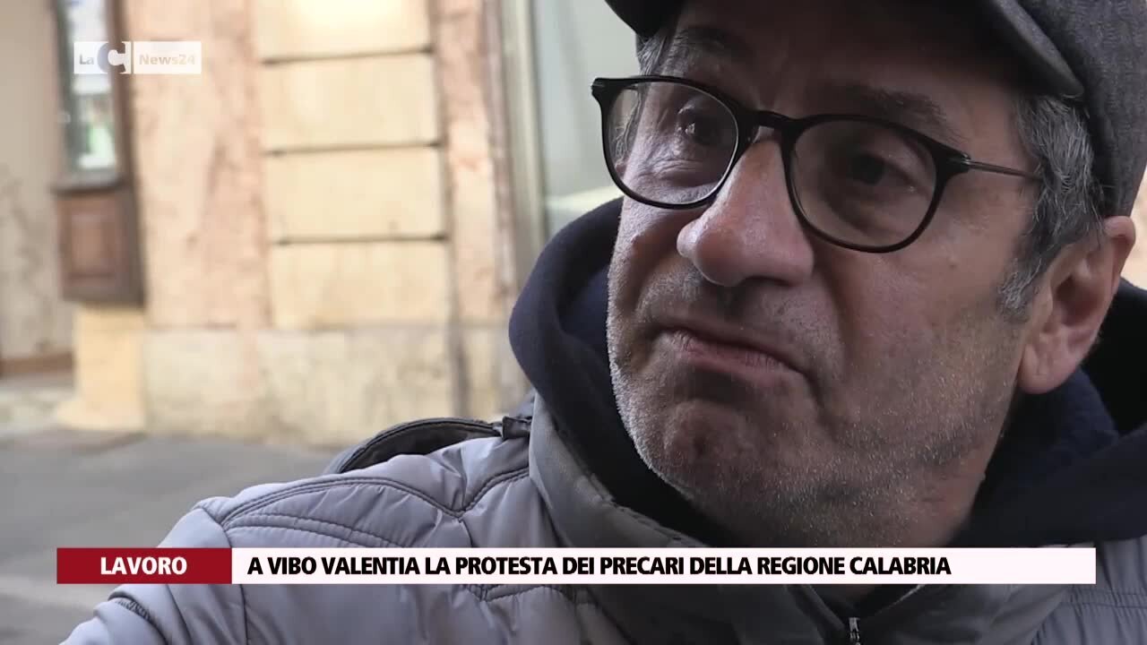 A Vibo Valentia la protesta dei precari della Regione Calabria