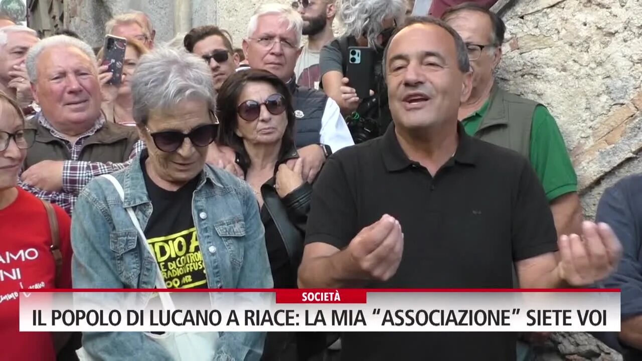 Il popolo di Lucano a Riace: «La mia “associazione” siete voi»