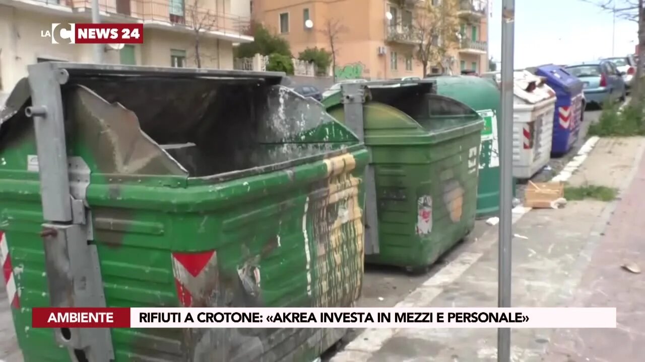 Rifiuti a Crotone: «Akrea investa in mezzi e personale»